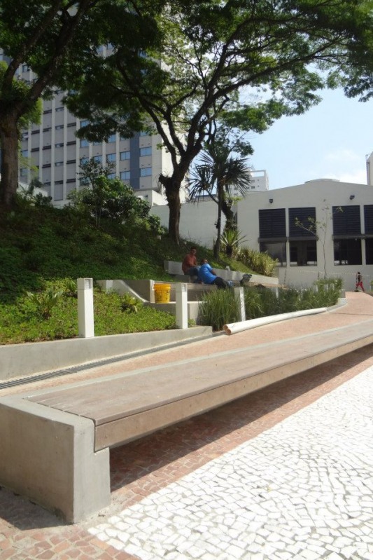 Banco de Jardim em Madeira e Ferro Fundido Vila Augusta - Banco de Jardim em SP