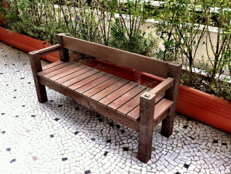 Cadeira e Mesa de Madeira Plástica Maia - Cadeira de Madeira Ecológica de Jardim